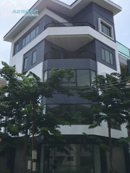 Cho thuê nhà biệt thự ngõ 214 Nguyễn Xiển,Thanh Xuân,Hà Nội.Dt 150m2,5 tầng,Mt 20m.Giá 50t