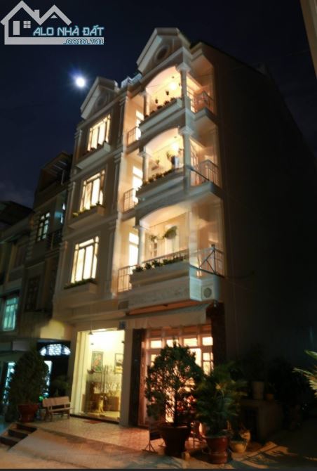Cần bán gấp khách sạn trung tâm tp Đà Lạt - Diện tích: 120m² ngang 8m 5 tầng 20p 👉 27ti - 1