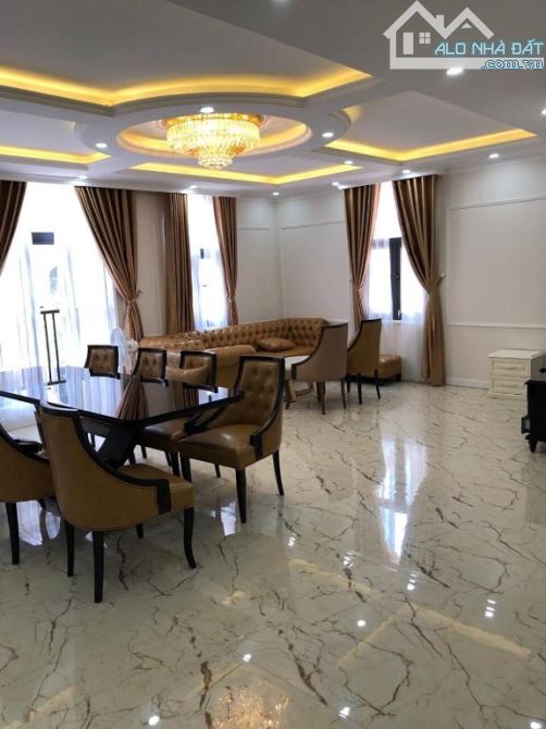 Cần tiền đầu tư nên bán gấp khách sạn 3 sao tại thành phố Hạ Long- Quảng Ninh 517m2x8T - 10