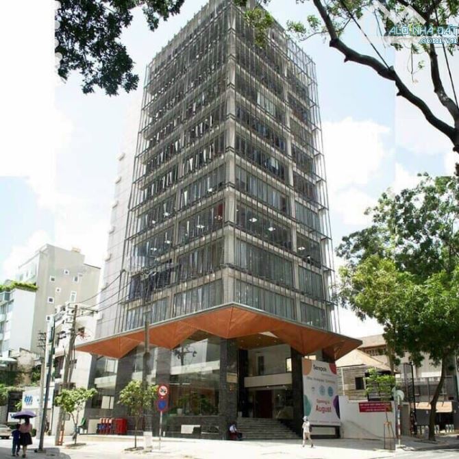 Tòa nhà Anh Minh tọa lạc vị trí góc đường Phan Kế Bính - Nguyễn Đình Chiểu, 2 hầm 14 tầng