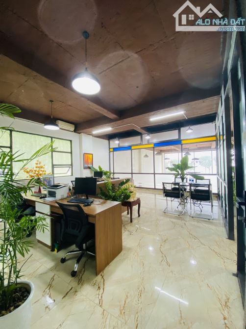 Văn phòng Nguyễn Tất Thành mới đẹp, đa dạng diện tích giá chỉ 6tr cho vp 55m2 đã ngăn 2