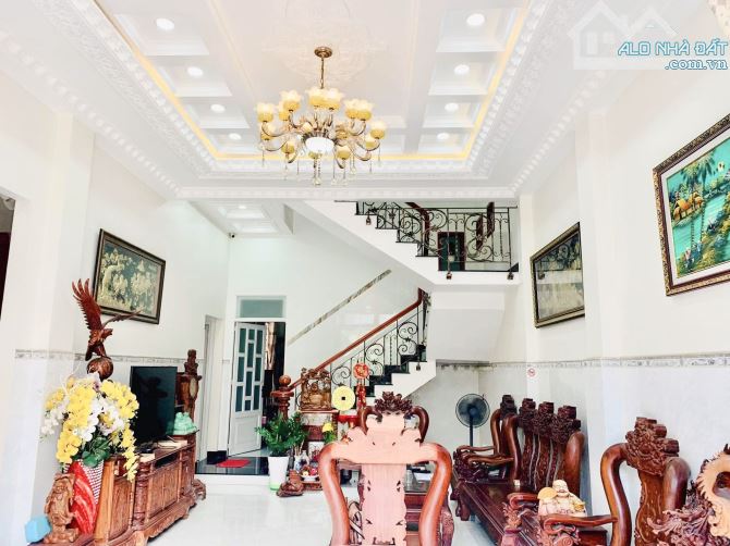 Nhà MT gần BV Lê Văn Thịnh, 79m2 , 3 tầng kiên cố , mới keng, ô tô trong nhà , nhỉnh 7 tỷ - 2