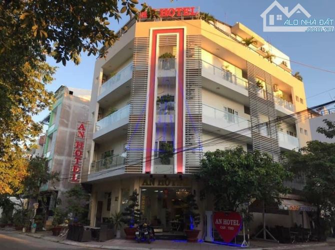 Bán khách sạn góc 2Mt đường Hoàng Thế Thiện kdc Hưng Phú có 30p đang kinh doanh ổn định