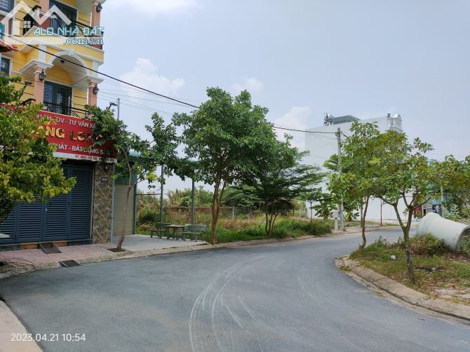 Chủ gửi bán 36 nền giá tốt nhất dự án Samsung Village Bưng Ông Thoàn,DT:122m2,giá:36tr\m2 - 1