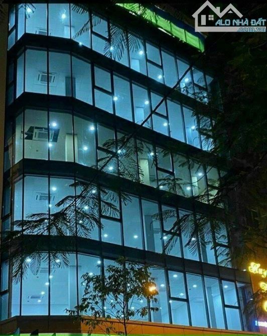 Bán Tòa nhà MT Trần Quang Diệu, Quận 3 - 15x20m - Hầm 8 tầng -HĐT 300 triệu - Giá 60 tỷ TL