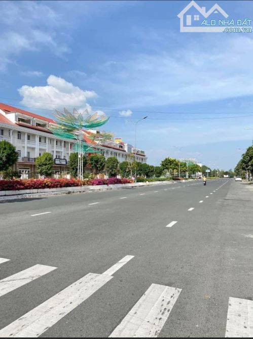 Đất Góc 2 mặt tiền đường Quang Trung - Lý Thái Tổ, KDC Hưng Phú 1, TP. Cần Thơ.