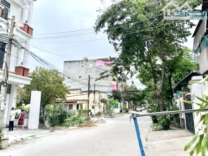 Bán đất tặng nhà Cấp 4 gần đường Đồng Khởi, phường Tam Hòa 315m2 giá 8,5 tỷ (27 triệu/m2) - 2