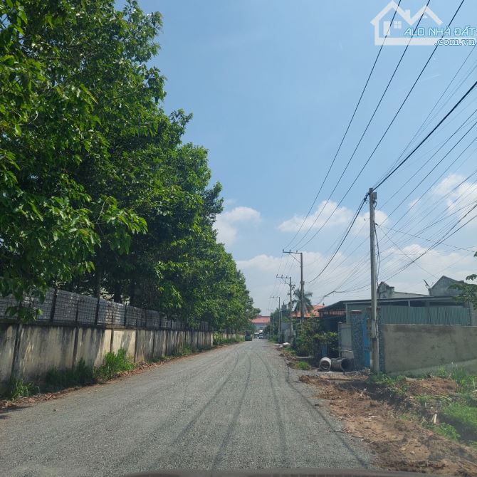 Bán lô đất đối diện nhà máy ô tô Đô Thành,xã Long Phước, Long Thành, Đồng Nai. Dt 1427m2,