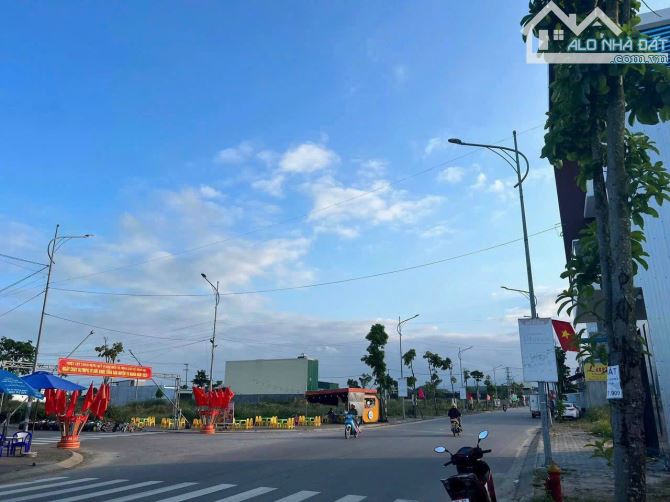 Chính chủ cần bán lô đất 120m2, đường rộng 20m5, cách Nguyễn Công Phương chỉ 20m - 1