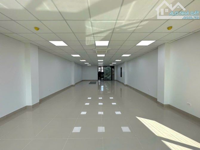 Toà nhà văn phòng mặt phố Nguyễn Văn Cừ 130m-MT 7m mới xây có hầm, thang máy 🎊 - 4