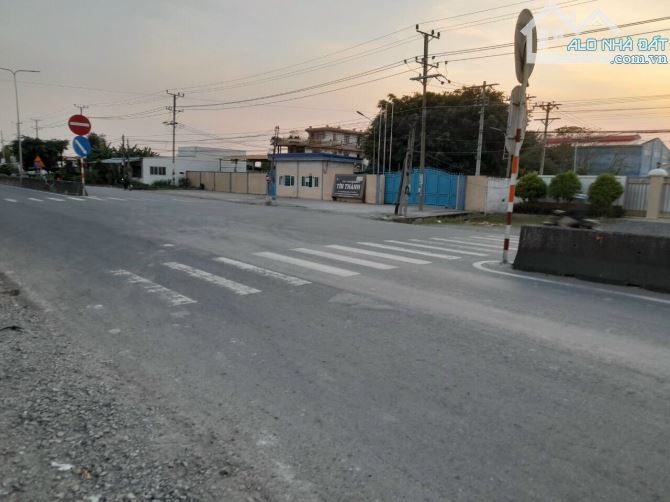 Bán đất mặt tiền tỉnh lộ 830 - ngay KCN Phú An Thạnh 3.000mv giá 20 tỷ