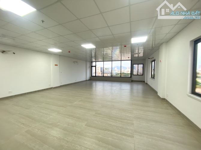 Cho thuê tòa văn phòng 6,5 tầng mới xây mặt tiền đường lớn gần Nguyên Hữu Thọ, Quận Hải Ch - 1