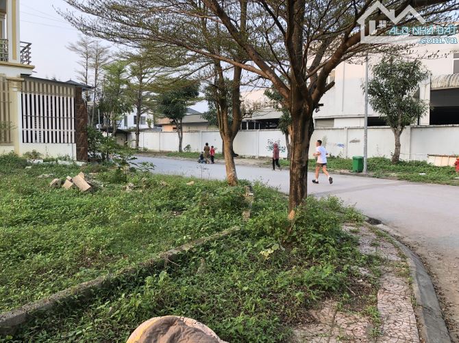 Bán lô đất góc 2 mặt đường cạnh sân bay Vinh thuộc Nghi Phú, tp. Vinh. Vị trí sau showroom - 2
