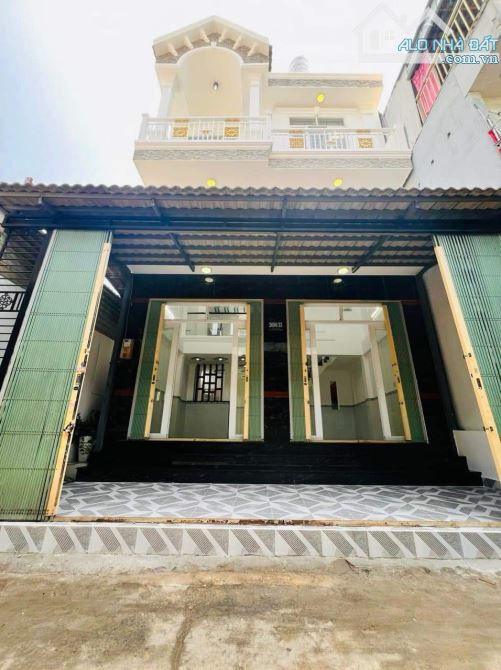 Bán nhà mặt tiền hẻm Huỳnh Tấn Phát, Nhà Bè, Dt 6,3x12m. Giá 4,09 tỷ