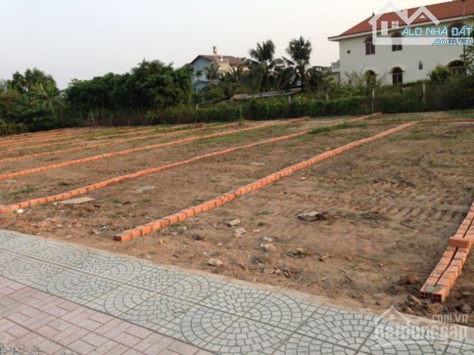Bán gấp lô đất full thổ cư 126m2 ,liền kề  TDC Lộc An - Bình Sơn,SHR, Giá cắt lổ chỉ 1tỷ2