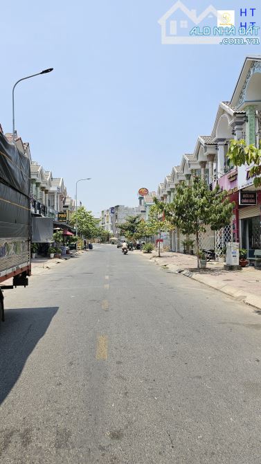 Chính chủ gửi nhà 1 trệt 1 lầu kinh doanh được ngay chợ Phú Phong Bình Chuẩn Thuận An - 6