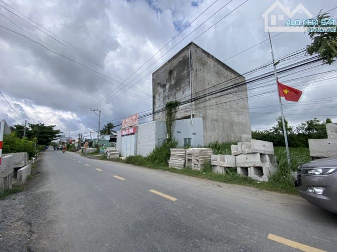 Bán nhà Yến đang hoạt động tại mặt tiền đường DT877 , Long Bình, Gò Công Tây, Tiền Giang