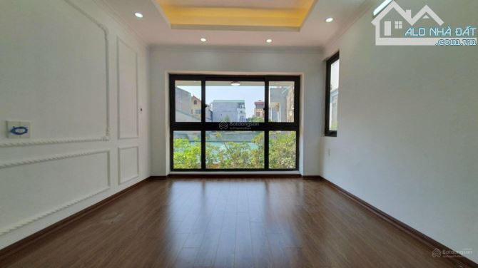 Chính chủ bán nhà mới 100% ngay cầu Đại Thành(90m2,3 tầng,sân riêng)Siêu đẹp.2.98 tỉ - 3