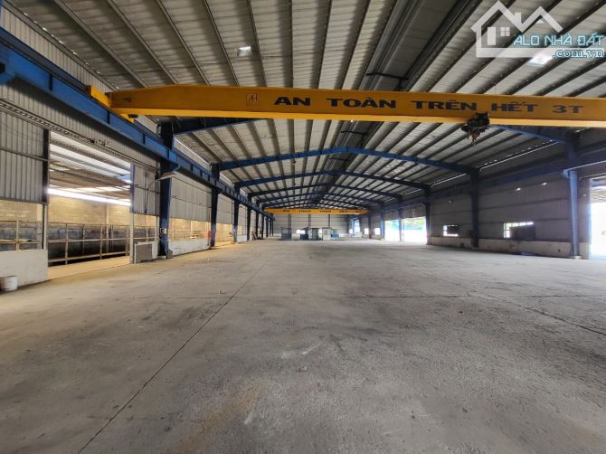 Cho thuê 2.000 m2 kho xưởng trong KCN Bến Cát , có sẵn cẩu trục