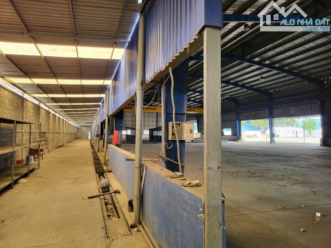 Cho thuê 2.000 m2 kho xưởng trong KCN Bến Cát , có sẵn cẩu trục - 2