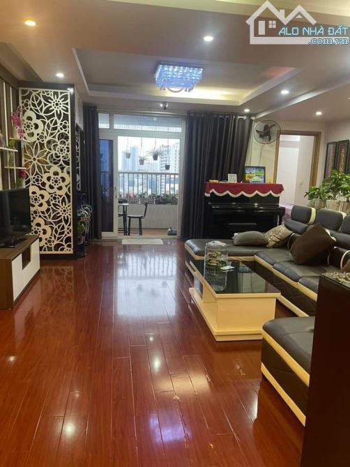 chủ cần bán căn hộ chung cư NO7 B1 KDTM Dịch Vọng, Thành Thái, 148m, giá 7 tỷ: - 2