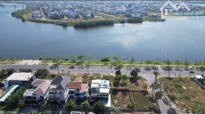 Bán biệt thự 10 phòng ngủ ngay khu đô thị Nam Việt á sát Sông Hàn