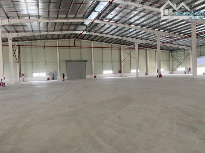 Chuyển nhượng tổ hợp nhà xưởng MỚI,ĐẸP : 10.000 m2 ở KCN Bắc Ninh. PCCC trong+ngoài đầy đủ