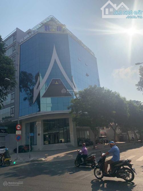 Tòa nhà góc 2mt 369b Nguyễn Trãi với Nguyễn Cảnh Chân, Quận 1 - dt: 14x28m. Dtcn 386.5m2.