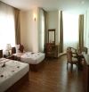 Cho thuê khách sạn 53 phòng 3 sao, có rooftop ngay trung tâm du lịch đông đúc Nha Trang