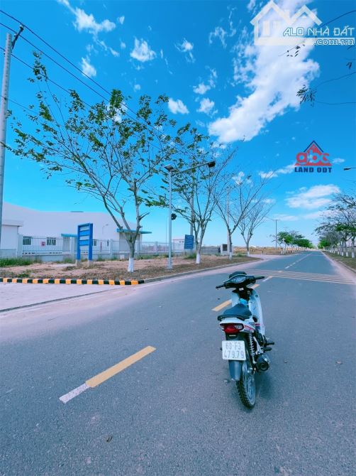 Cho thuê xưởng 1Ha mới 100% khu CN Giang Điền Trảng Bom . Đồng Nai