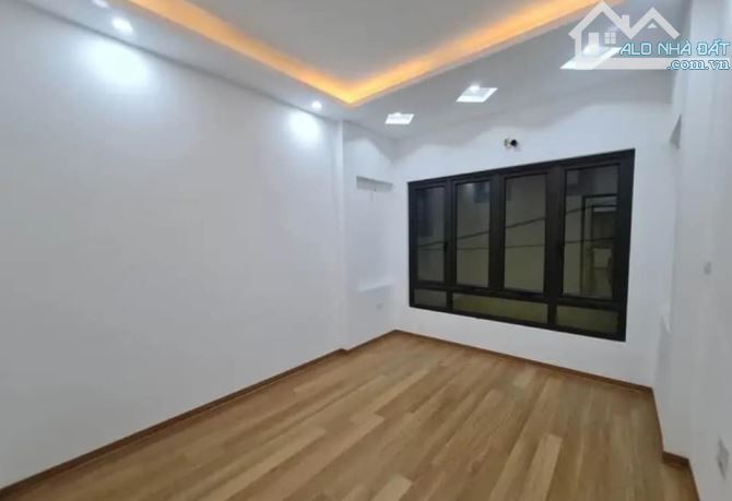 Cho thuê nhà riêng mặt ngõ Lĩnh Nam, Hoàng Mai, 38m2 - 4tầng - 5 Ngủ - 4Wc Giá 12,5 triệu - 4
