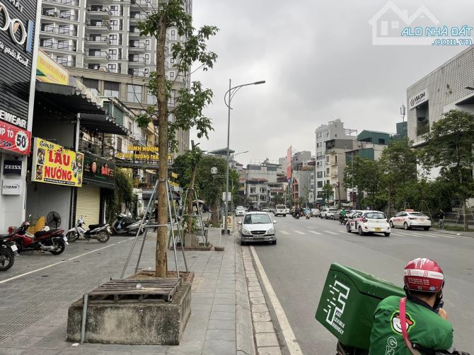 Cực hiếm mặt phố Huỳnh Thúc Kháng, Đống Đa 95m, 3 mặt tiền, kinh doanh, vỉa hè, 55.95 tỷ - 2