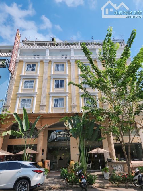 Cần bán gấp căn khách sạn 3 lô 37 phòng mặt tiền đường Cao Triều Phát, Phú Mỹ Hưng, Quận 7