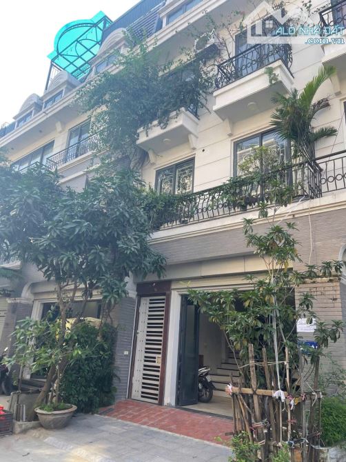 Cho thuê 2 tầng trong nhà 5 tầng,số 04, Lô 9- khu Nam Thắng, Phùng Khoang , Hà Nội