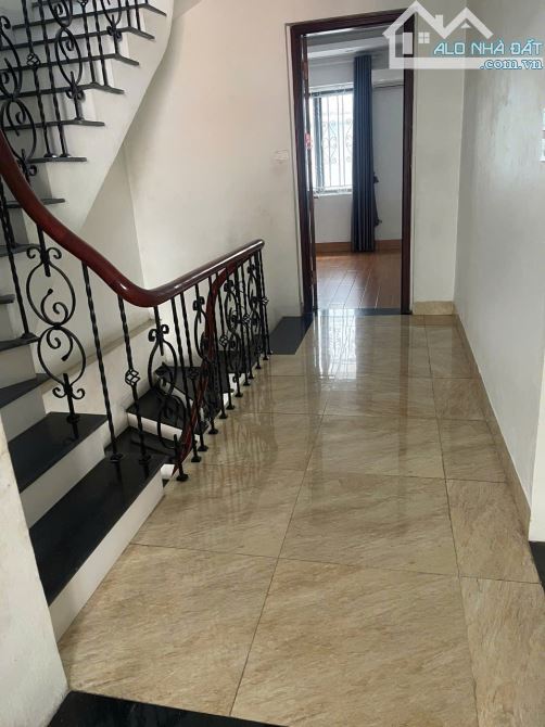Cho thuê 2 tầng trong nhà 5 tầng,số 04, Lô 9- khu Nam Thắng, Phùng Khoang , Hà Nội