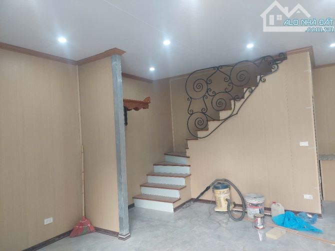 CHO THUÊ NHÀ 2 TẦNG MỚI XÂY,DTSD 140M2,THIẾT KẾ HIỆN ĐẠI KHU NGỌC THUỴ,LONG BIÊN