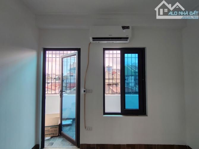 Cho thuê nhà 6 tầng,nhà mới ,có thang máy, diện tích 42m2,ngõ cách mặt đường Kim Giang 20m