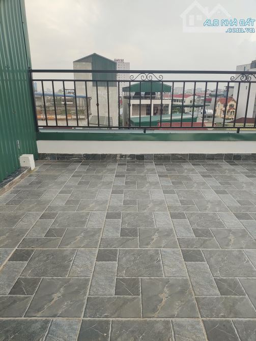 Cho thuê nhà 6 tầng,nhà mới ,có thang máy, diện tích 42m2,ngõ cách mặt đường Kim Giang 20m