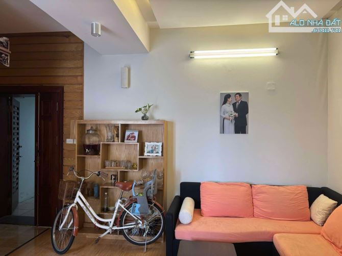 Cho thuê căn hộ 72m2,căn góc, 2 phòng ngủ, tại tòa CT14A Võ Chí Công, Tây Hồ, HN