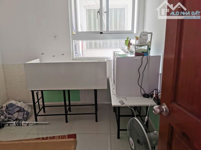 Cho Thuê Căn Hộ 64m2, 2 PN toà nhà (8X - Plus) đường Trường Chinh, Q12, khu dân cư đông
