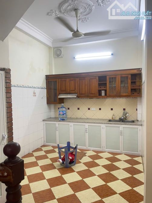 Cho thuê lâu dài nhà 3,5 tầng, 5 ngủ,3WC,Ngõ 11 Phố Nguyễn An Ninh, Hoàng Mai,HN