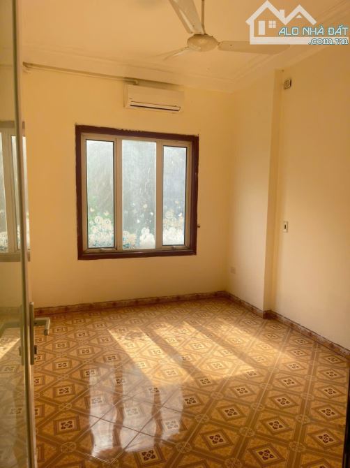 Cho thuê lâu dài nhà 3,5 tầng, 5 ngủ,3WC,Ngõ 11 Phố Nguyễn An Ninh, Hoàng Mai,HN