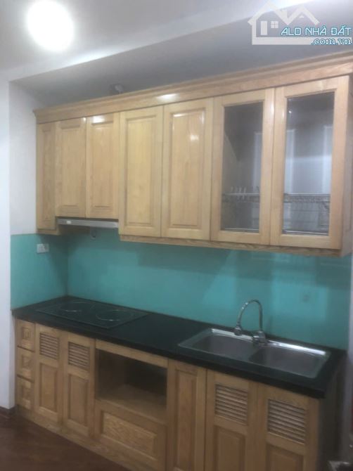 Cho thuê căn studio 35m2,Full đồ, có thang máy, tại 91 Hồ Văn Chương, Đống Đa,HN