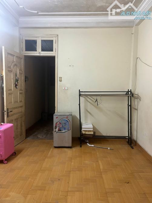 Cho thuê nhà nguyên căn 5 tầng,4 ngủ,3 WC số 45A/51/92 Linh Quang, P Văn Chương, Q Đống Đa