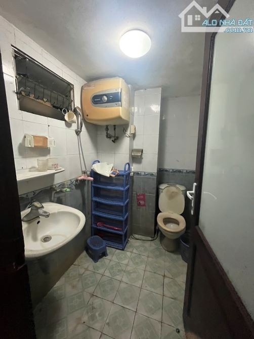 Cho thuê nhà nguyên căn 5 tầng,4 ngủ,3 WC số 45A/51/92 Linh Quang, P Văn Chương, Q Đống Đa