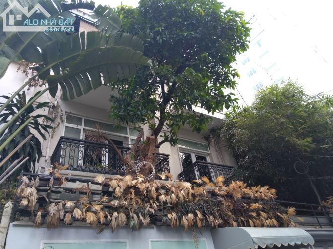 Cho thuê biệt thự 115m, 2 lầu tại Phạm Đình Toái, q3