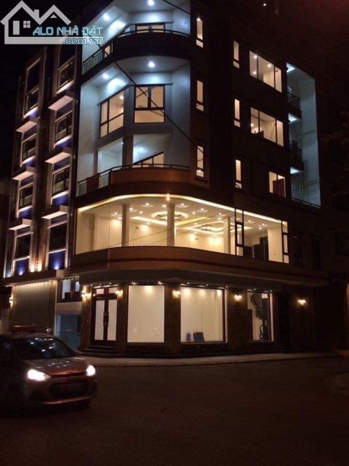 Cho thuê nhà góc vip 5 tầng với tổng diện tích mặt sàn 450m2 và 1200m2 tại Bắc Ninh