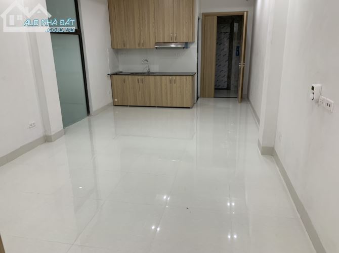 Cho thuê căn hộ chung cư mini có thang máy mới tinh phố Nguyễn Lân