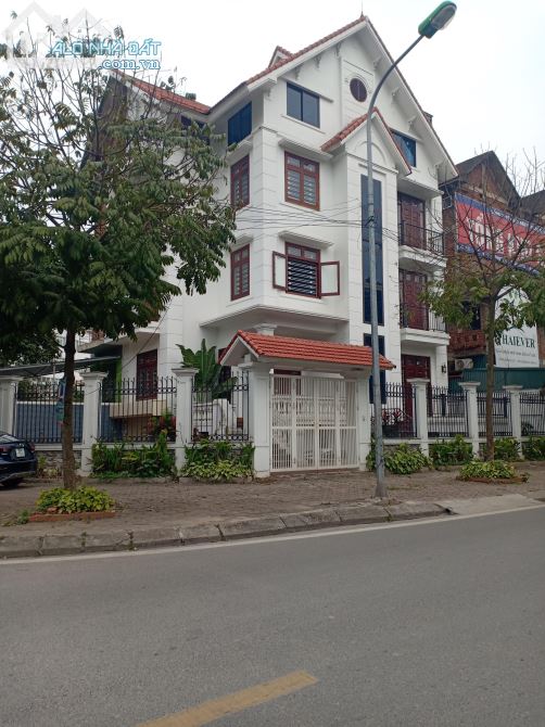 Cho thuê (Biệt Thự) Vinaconex 3 Trung Văn-Nam Từ Liêm, Dt 150m2,5 tầng,mt 10m,Giá 40tr/th