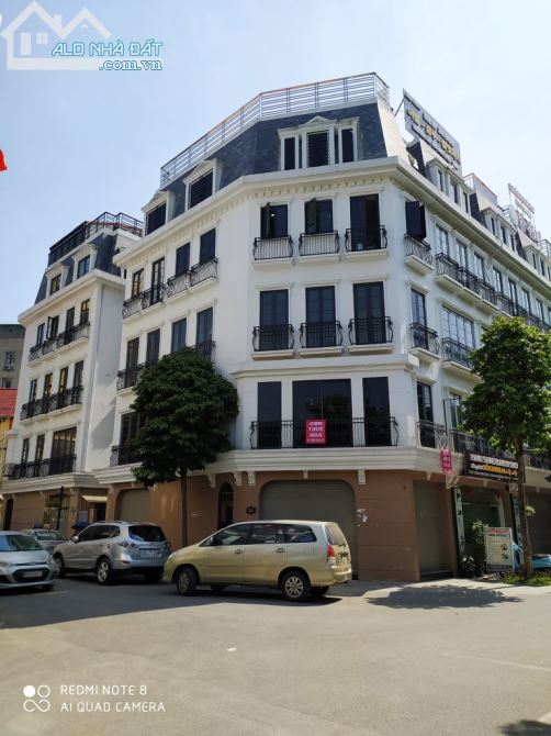 Cần cho thuê gấp nhà phân lô Vĩnh Phúc, DT 100m2 4 tầng, MT 8m, ô tô tải đỗ cửa.Gía 25tr